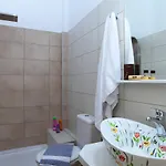 Ξενοδοχείο με διαμερίσματα Niriides 3*