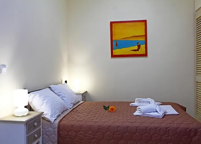 Apartahotel Niriides 3*