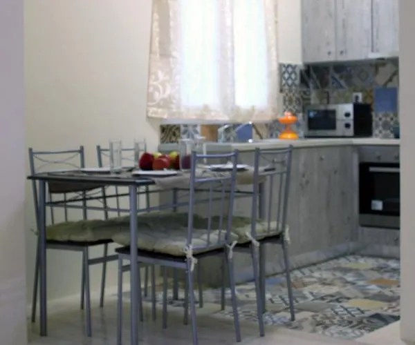 Apartahotel Niriides 3*